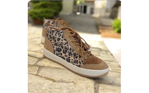 Zapatillas Sneakers Converse en Piel... Zapatillas Sneakers Converse en Piel...