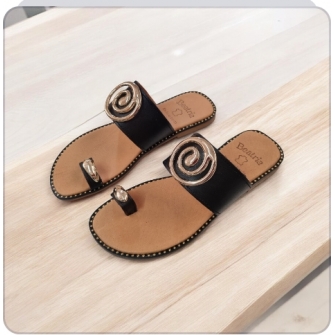 Sandalias planas de piel... 2